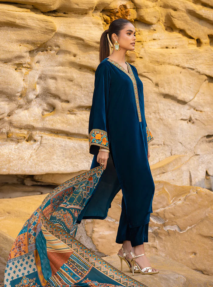 Zainab Chottani - Velvet Dress with Printed Karandi shawl