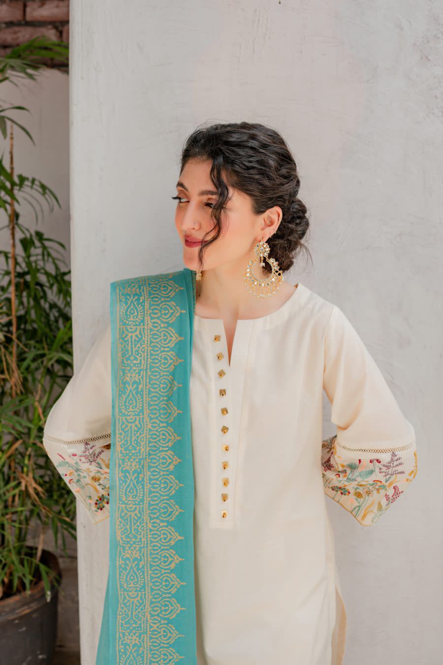 Fcc-882 off white Dhanak Embroidered three piece With Woolen Duppata