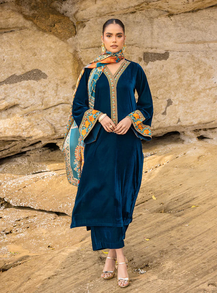 Zainab Chottani - Velvet Dress with Printed Karandi shawl