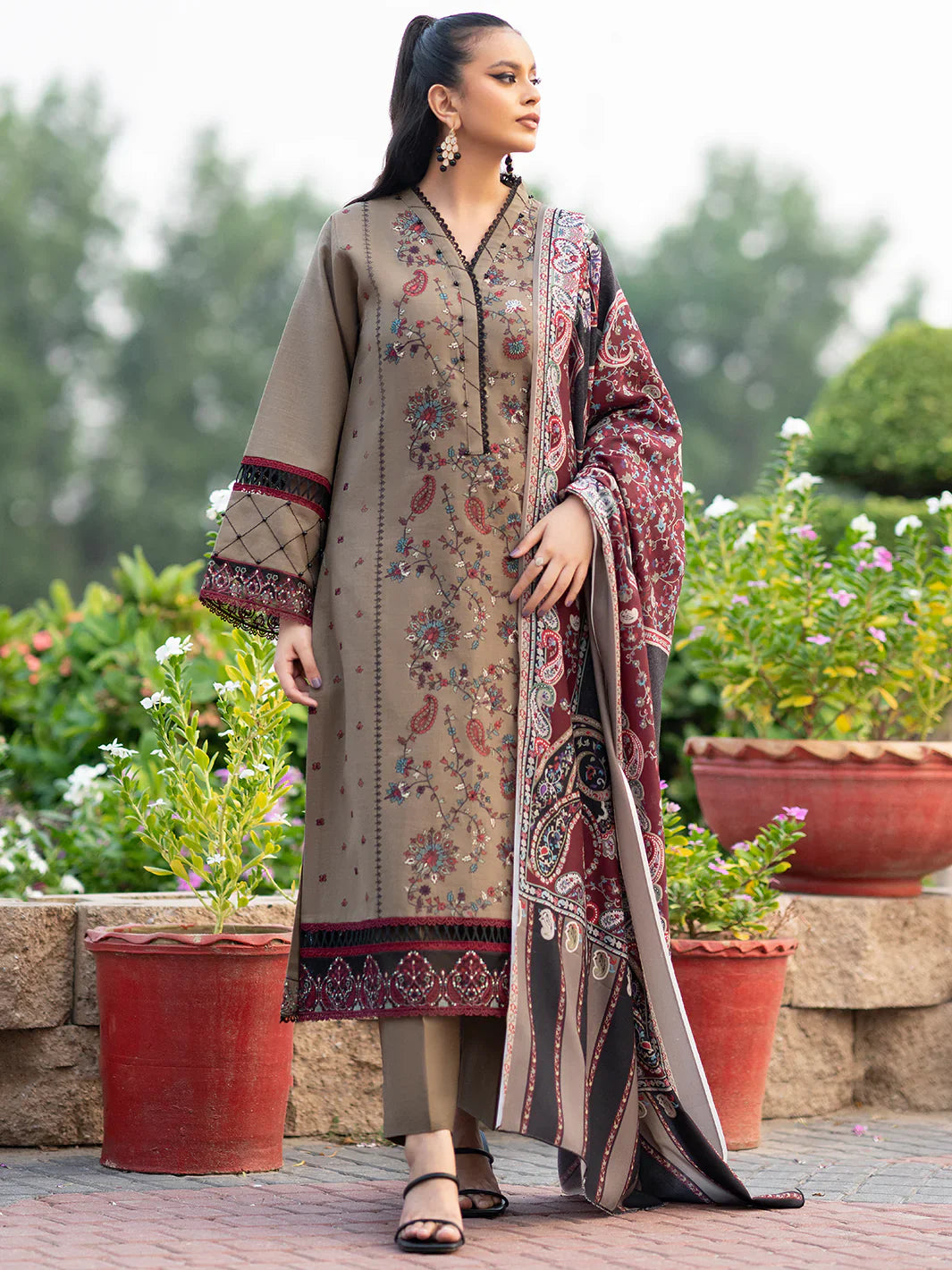 BIN ILYAS Embroidered lawn Three Piece BIL-05