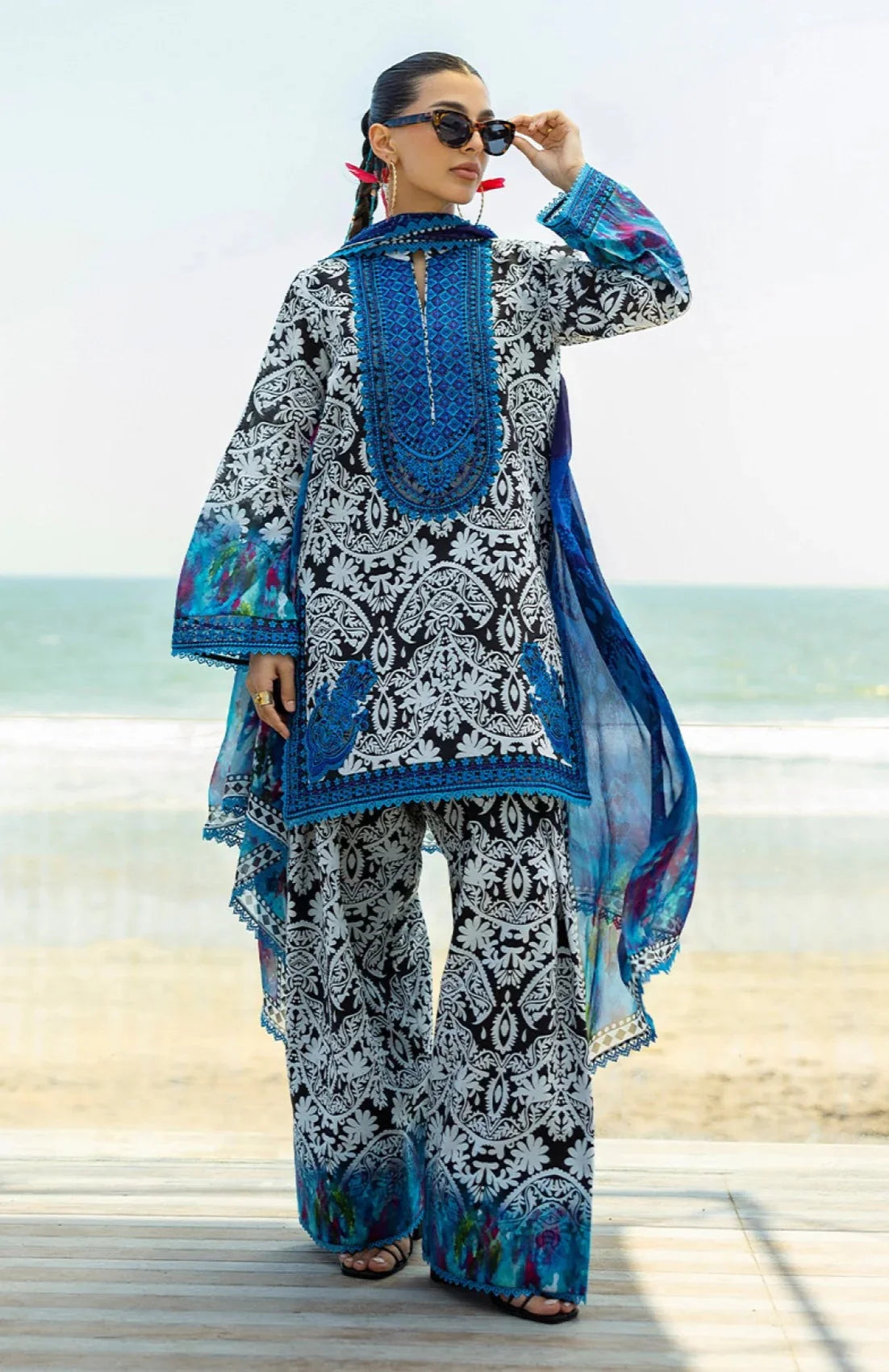 Zainab chotani Embroidered lawn Three Piece ZC-6677