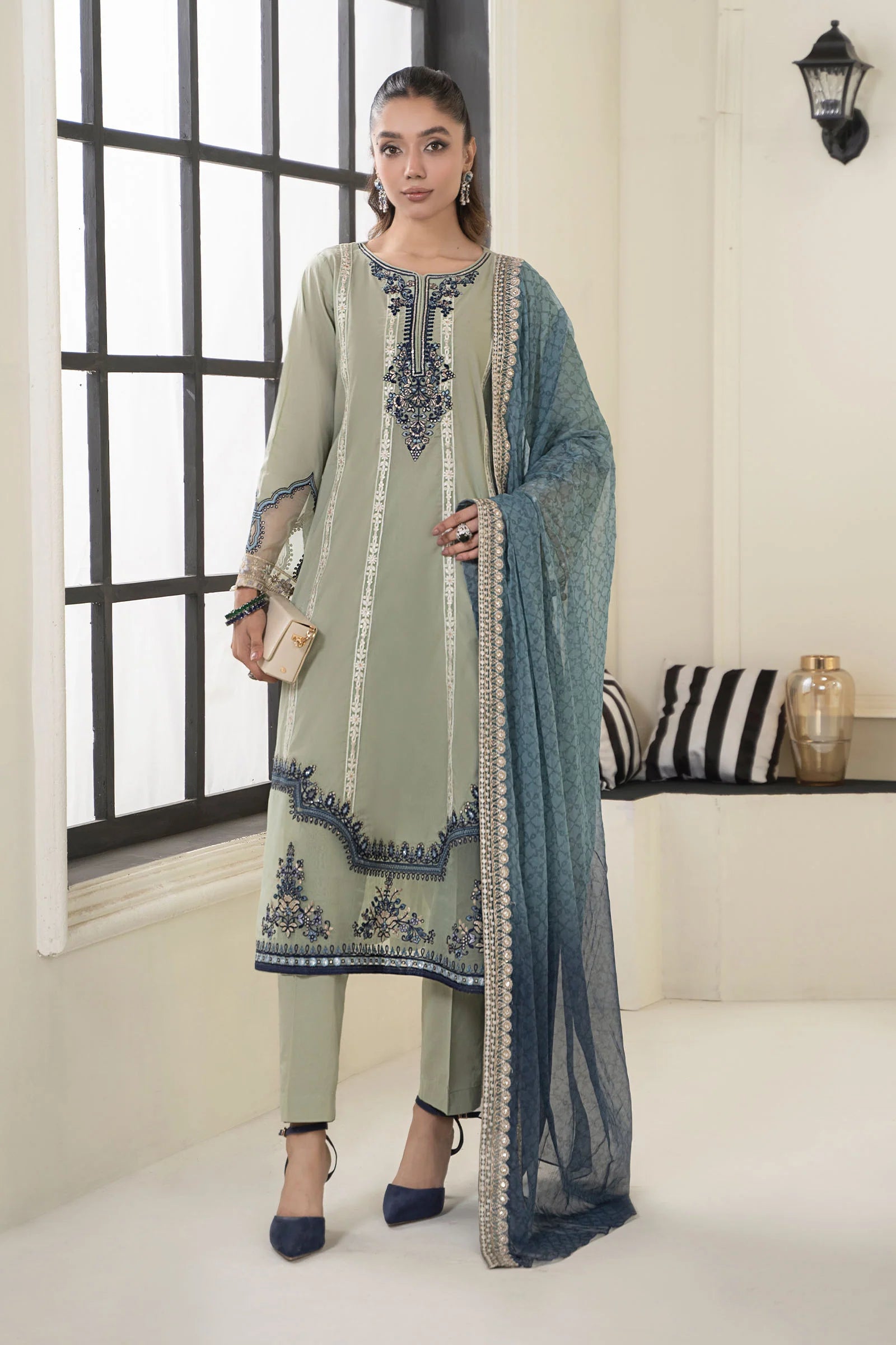 3 Piece Embroidered Lawn Suit