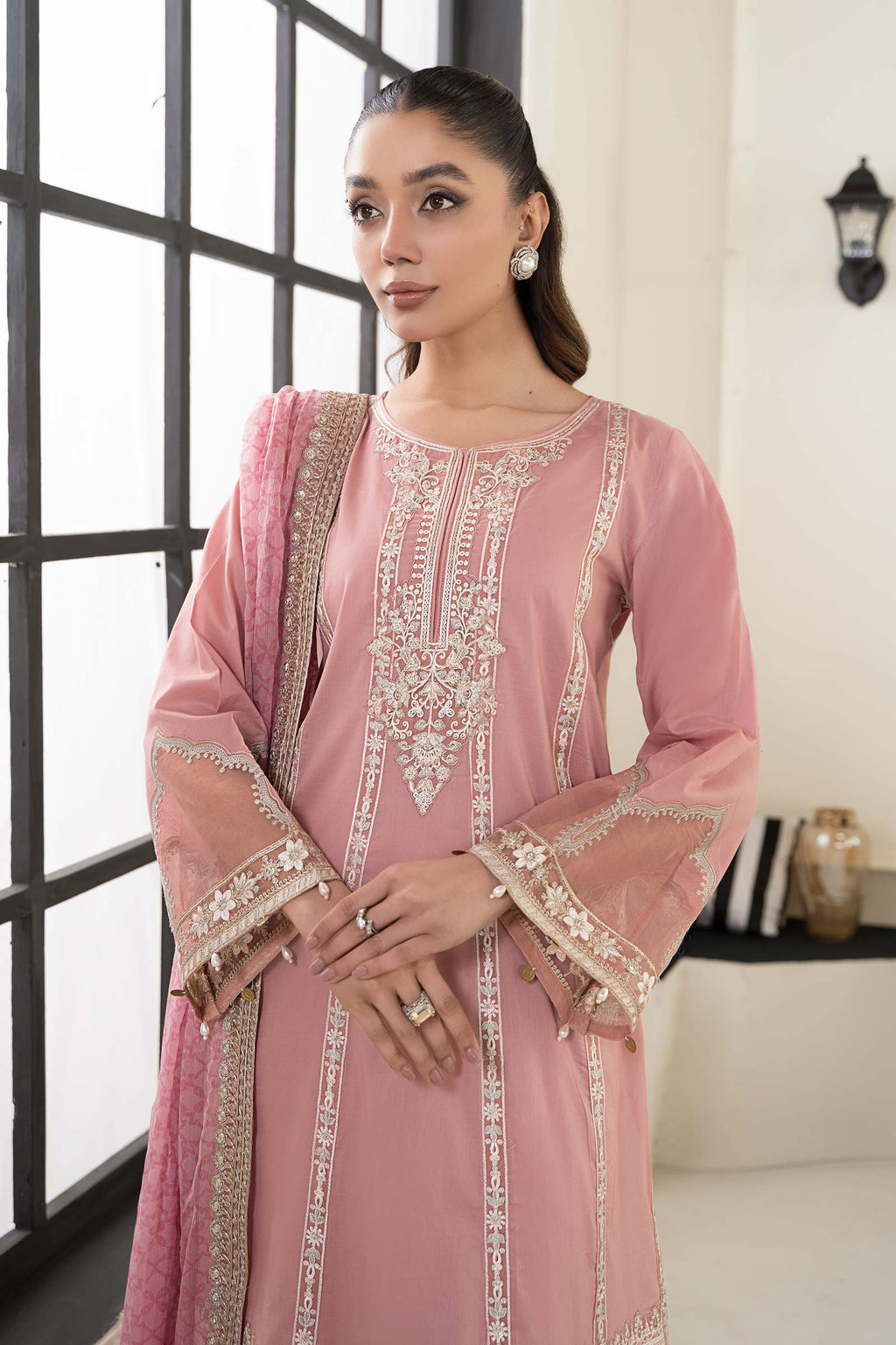 3 Piece Embroidered Lawn Suit