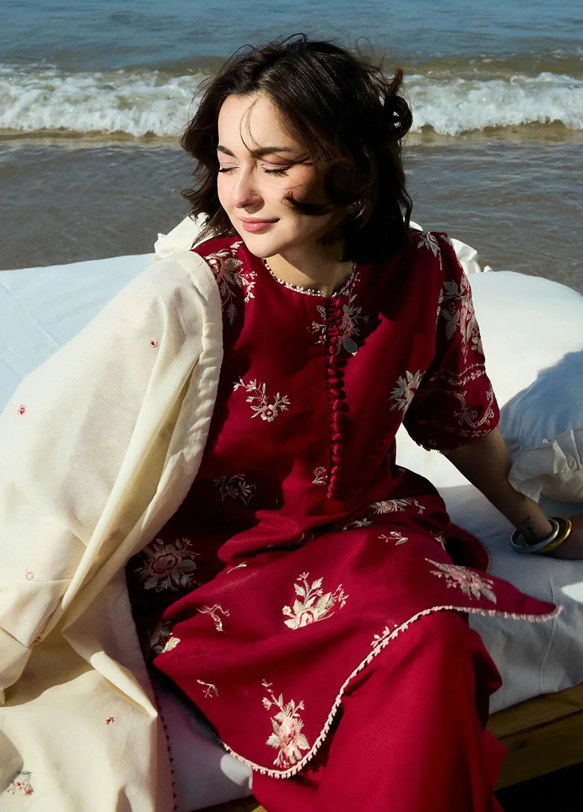 Izel Embroidered Dhanak Three Piece D-165