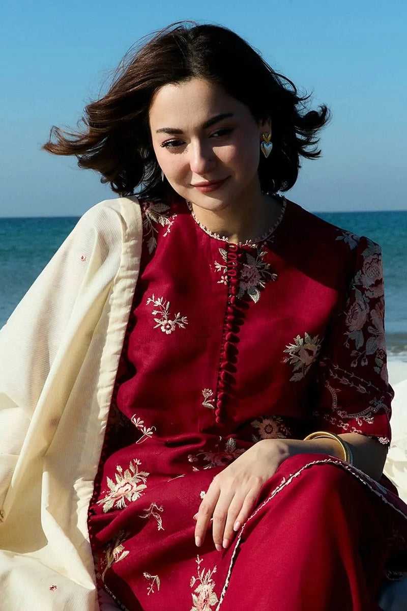 Izel Embroidered Dhanak Three Piece D-165